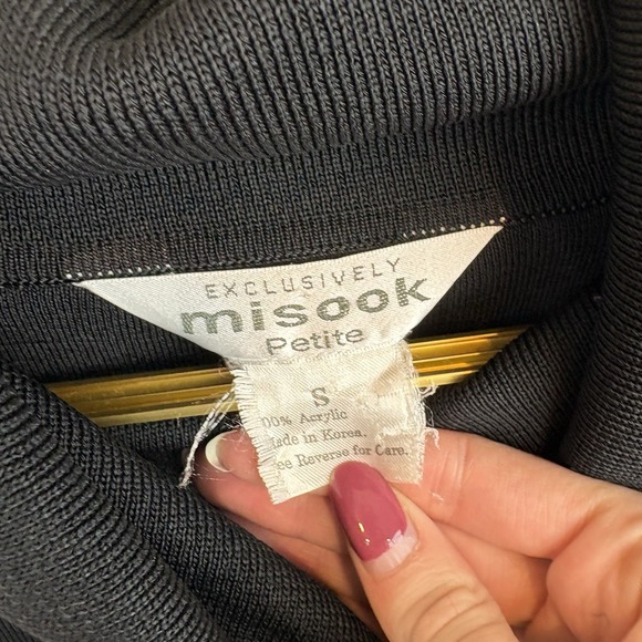 Exclusively Misook Black Turtleneck Classic Tunic 100% Acrylic Petite Size Small - Picture 3 of 6
